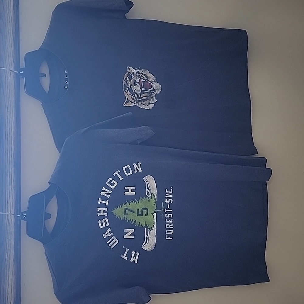 Mens Small Graphic Tees, 2